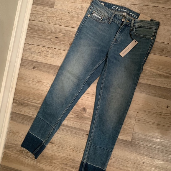 Brand New Calvin Klein Women’s Ankle Skinny Jeans - Picture 2 of 3